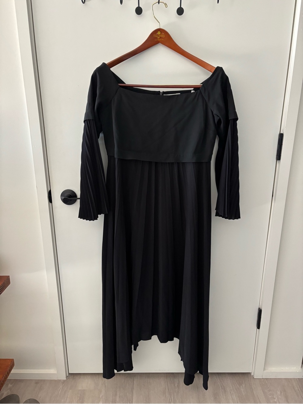 ALC Serena Off-the-Shoulder Pleated Midi Dress | Black | Size 14 - Picture 2 of 14